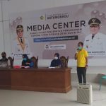 Konferensi Pers Hasil SWAB Covid-19 di aula kantor Wali Kota Kotamobagu