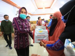TBNK Serahkan Bantuan kepada 51 Penyandang Disabilitas