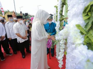 Wali Kota Kotamobagu Tatong Bara Resmikan Masjid Agung Baitul Makmur