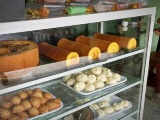 Usaha Kukis Basah Sukses Dijalankan Ira