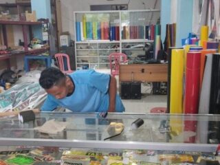 Bogani Stiker Milik Ramli Raup Keuntungan Ratusan Ribu Rupiah Perhari