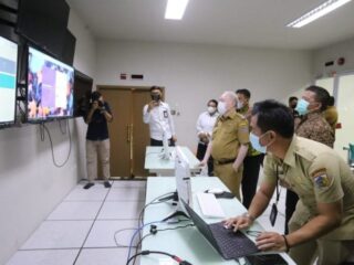 Wabup Sitaro Jhon Palandung Kunjungi Data Center dan TPA Kotamobagu