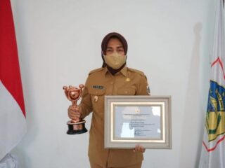 Wali Kota Kotamobagu Terima Penghargaan Anugerah Parahita Ekapraya Kategori Pratama