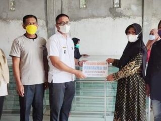 Pemdes Bungko Berikan Bantuan Kepada Pelaku UMKM