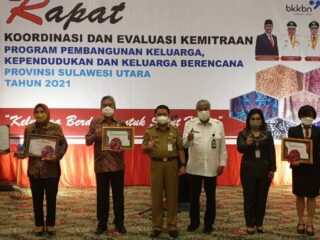 Pemkot Kotamobagu Terima Penghargaan dari BKKBN