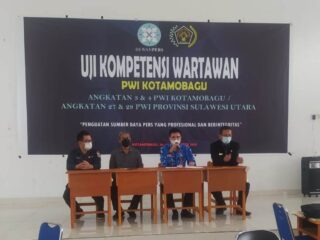Wakili Wali Kota, Sekda Sande Dodo Buka UKW PWI Sulut