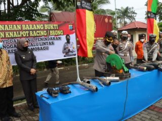 Polres Kotamobagu Musnahkan Ribuan Liter Miras dan Ratusan Knalpot Bising