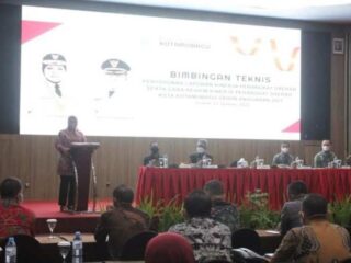 Wali Kota Tatong Bara Buka Bimtek Penyusunan LKPD