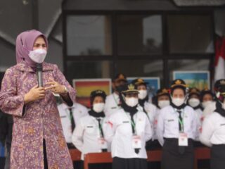 Wali Kota Kotamobagu, Ir. Hj. Tatong Bara saat memantau langsung pelaksanaan Latsar CPNS formasi tahun 2019