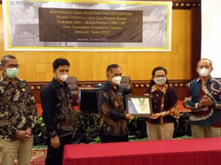 Pemkab Boltim Terima Penghargaan dari BPJS Kesehatan