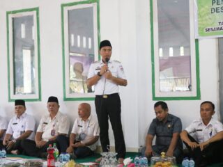 Bupati Bersama Ketua TP-PKK Hadiri Halal Bihalal di Desa Matabulu