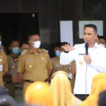 Wajib Gunakan Pakaian Adat Mongondow