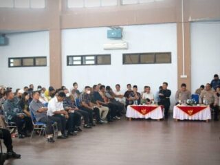 Kapolda Sulut Berikan Materi Wawasan Kebangsaan Kepada Pejabat Pemkab Boltim