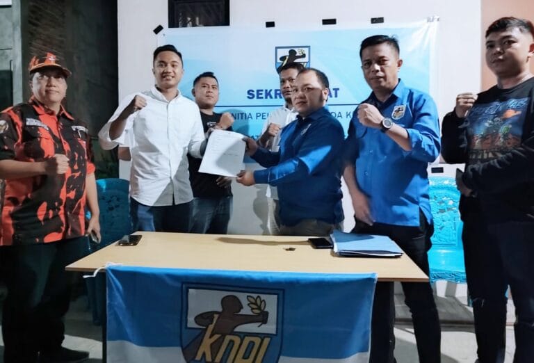 Putra Bupati Boltim Mengambil Formulir Pendaftaran Calon Ketua KNPI