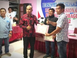 Kadispora Kotamobagu Beri Apresiasi Kursus Pelatih Sepak Bola Lisensi D