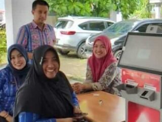 Layanan Ubah Kartu 3G Menjadi 4G Dibuka di Depan Kantor Diskominfo Kotamobagu