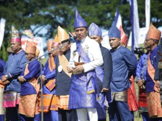 Setiap Hari Kamis ASN BoltimWajib Menggunakan Pakaian Adat Bolaang Mongondow