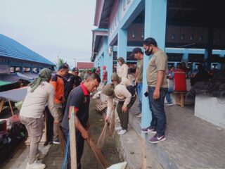 Pemkot Bersama Kodim 1303 dan Polres Kotamobagu Kerja Bakti di Pasar Tradisional Genggulang