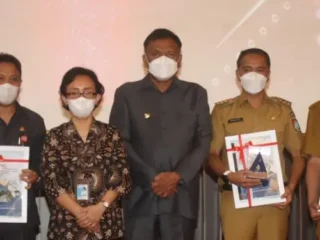 Hadiri Penyerahan DIPA dan Alokasi TKD, Bupati Boltim Terima Penghargaan Capaian WTP ke-9