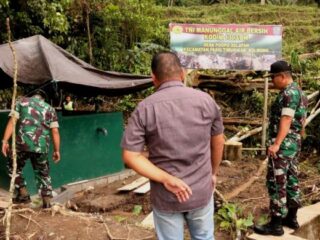 Letkol Inf Topan Tinjau Pembangunan Bak Air Bersih
