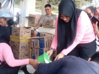 Pemkab Bersama TP-PKK Boltim Gelar Pasar Murah