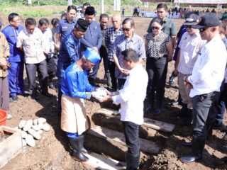 Sachrul Letakan Batu Pertama Pembangunan Hotel Eastern Paradise Boltim