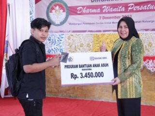 Wali Kota Serahkan Bantuan Program Anak Asuh dan Berbagai Jenis Bantuan Bagi Masyarakat