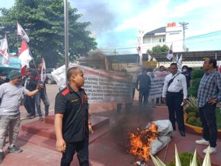 Diduga Oknum Jaksa Peras Keluarga Para Napi, LSM Bara Api dan PMPRI Asahan Gelar Aksi Unjuk Rasa