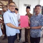 Limi Mokodompit Serahkan SK 20 Staf Khusus Bupati Bolmong