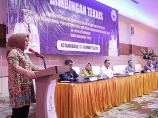 Wali Kota Tatong Bara Buka Bimtek Tata kelola Pemerintahan Desa