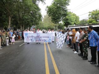 Wali Kota Tatong Bara Hadiri Serah Terima Kirab Pemilu Tahun 2024
