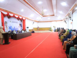 Wali Kota Tatong Bara Hadiri Sosialisasi Pentingnya Peran Istri