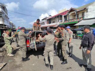 Gunakan Trotoar dan Bahu Jalan, SatPol PP Tertibkan Pedagang di Eks Pasar Serasi dan Pasar 23 Maret Kotamobagu