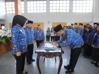 Wali Kota Tatong Bara Hadiri Pengukuhan Pengurus KORPRI Kota Kotamobagu