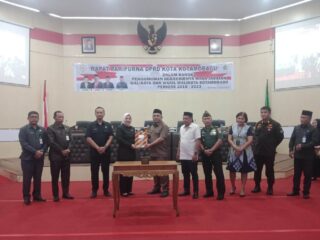 Tatong Bara Hadiri Rapat Paripurna Pengumuman Berakhirnya Masa Jabatan Wali Kota dan Wakil Wali Kota