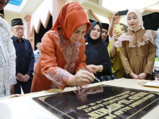 Wali Kota Tatong Bara Resmikan Masjid Al-Mu’min