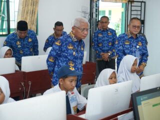 Bupati Asahan Tinjau Pelaksanaan ANBK Tingkat SMP