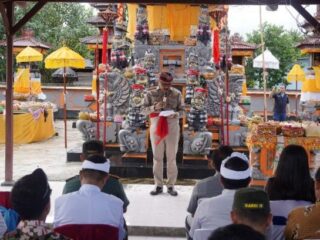Bupati Bolmong Limi Mokodompit Hadiri Perayaan Galungan dan Kuningan