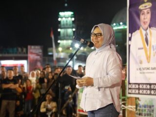 Tatong Bara Tutup Open Tournament Wali Kota Cup Sepak Bola Putri se-BMR