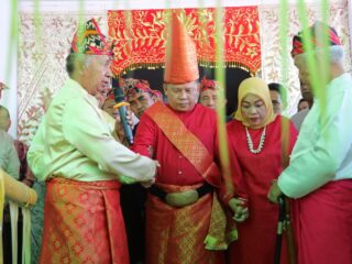 Wakil Wali Kota Nayodo Koerniawan Ikuti Prosesi Adat Poponagan Kon Komalig Mointok