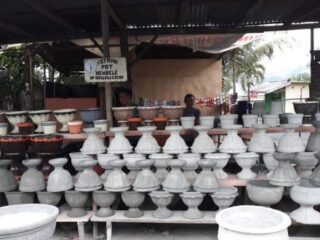Bisnis Pot Bunga Milik Samrin Banyak Pelanggan