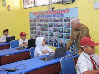 Bupati Asahan Tinjau Pelaksanaan ANBK di UPTD SDN 010086 Selawan