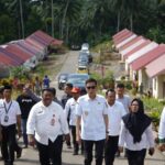 Bupati Bolsel Iskandar Kamaru Tinjau Rumah untuk Korban Banjir