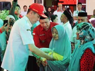 Bupati Iskandar Kamaru Buka Gerakan Pangan Murah di Desa Milangodaa