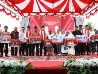 Bupati Limi Mokodompit Dampingi Wagub Steven Kandouw Hadiri Pelantikan BKMT Sulut