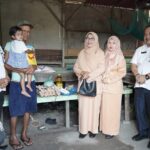 Kadis Kominfo Asahan Serahkan Bantuan Makanan Tambahan Kepada Enam Anak Penderita Stunting