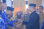 Pj Wali Kota Asripan Nani Serahkan SK kepada 299 CPNS Kotamobagu