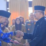 Pj Wali Kota Asripan Nani Serahkan SK kepada 299 CPNS Kotamobagu