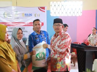 Selain Silaturahmi, Pj Wali Kota Asripan Nani Serahkan Bantuan CBP bagi 1.487 KPM