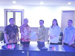 Wali Kota Asripan Nani Serahkan Proposal Usulan Pembangunan dan Pembenahan Gelora Ambang ke Kemenpora RI